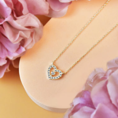 yellow_gold_diamond_heart_necklace_9.77mm.x10.70mm._jewels_by_tarry