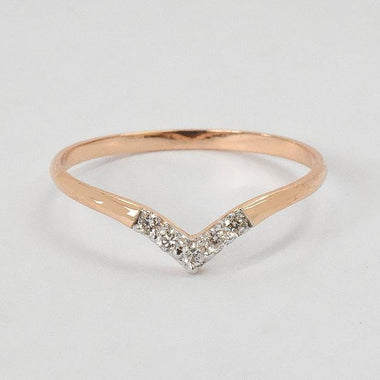 rose_gold_diamond_V_shape_ring_jewels_by_tarry