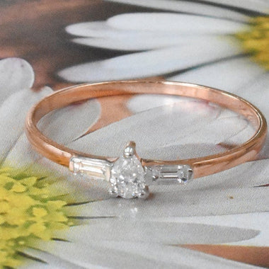 18K Rose gold / Size 7 / Pear Cut Diamond Ring / Baguette Diamond Ring / Engagement Ring Wedding Ring / NXDOJGD44/30 - Jewels By Tarry