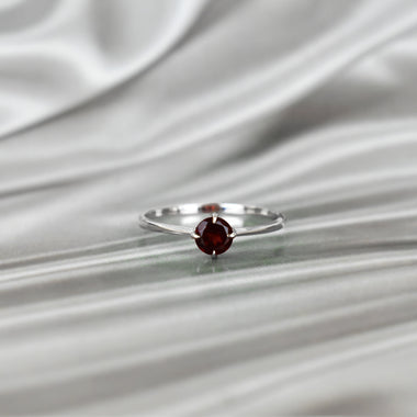 white_gold_round_gemstone_garnet_ring_jewels_by_tarry