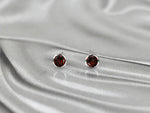 white_gold_4mm_gemstone_garnet_round_earrings_jewels_by_tarry