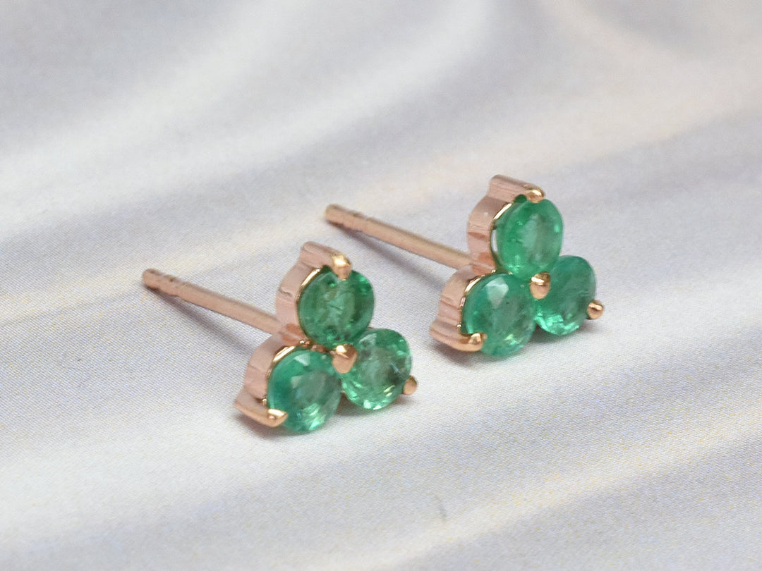 Tiny emerald deals stud earrings